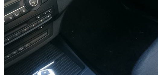 Customisation-Interieur-BMW-Noir-Brillant-Wrapcover-Artec